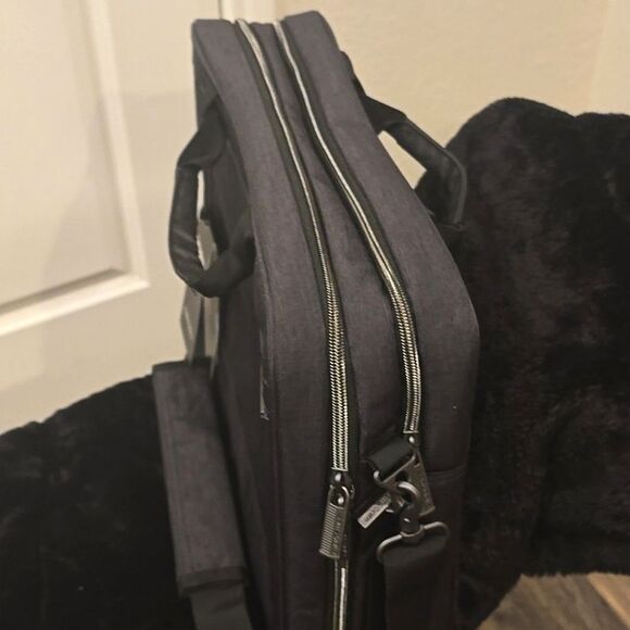 Samsonite Modern Utility Messenger Laptop Case- Grey - Picture 10 of 12